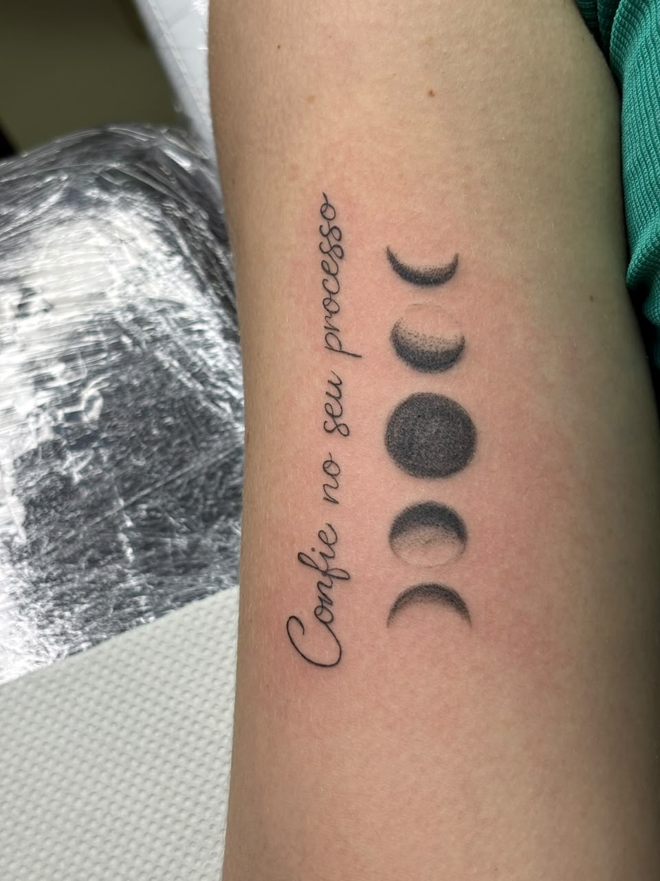 Trabalho de tatuagem ou piercing 15